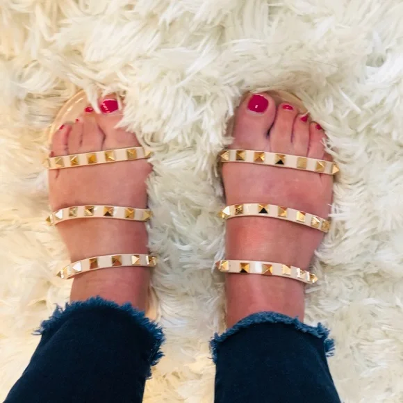 Flat jelly sandal with gold studs - Picture 4 of 4